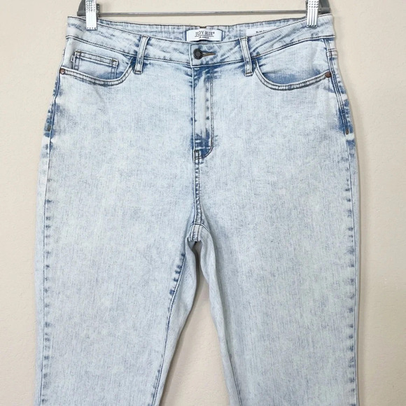 Judy Blue Slim Fit High Rise Ultra Light Acid Wash Jean - Picture 3 of 13